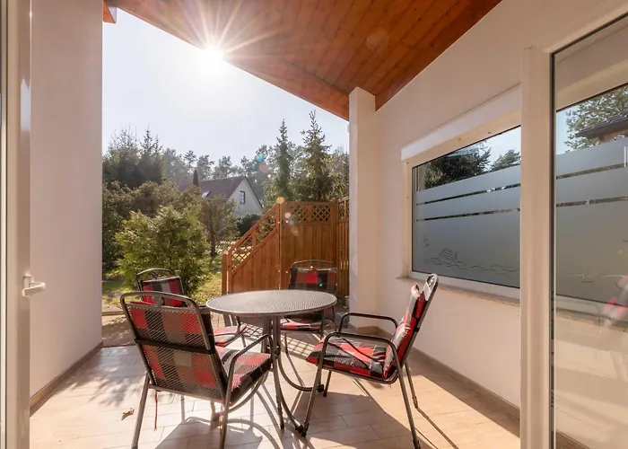 Moewenkieker Mit Terrasse Im